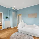 Große Altbau I Terrasse I Zentral I Parkplatz I 8 Personen