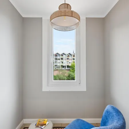 Grosse Altbau I 3 Schlafzimmer I 2 Terrassen I Zentral I 8 Personen