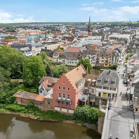 Grosse Altbau I 3 Schlafzimmer I 2 Terrassen I Zentral I 8 Personen 아파트 바트크로이즈나흐