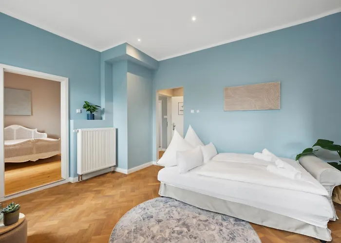 Grosse Altbau I 3 Schlafzimmer I 2 Terrassen I Zentral I 8 Personen