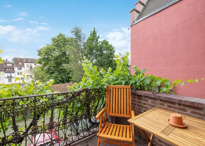 Апартаменты Grosse Altbau I 3 Schlafzimmer I 2 Terrassen I Zentral I 8 Personen Бад-Кройцнах