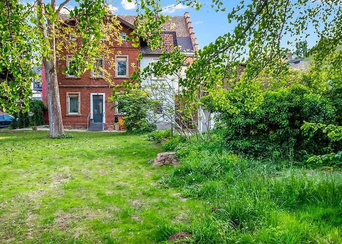 Grosse Altbau I 3 Schlafzimmer I 2 Terrassen I Zentral I 8 Personen